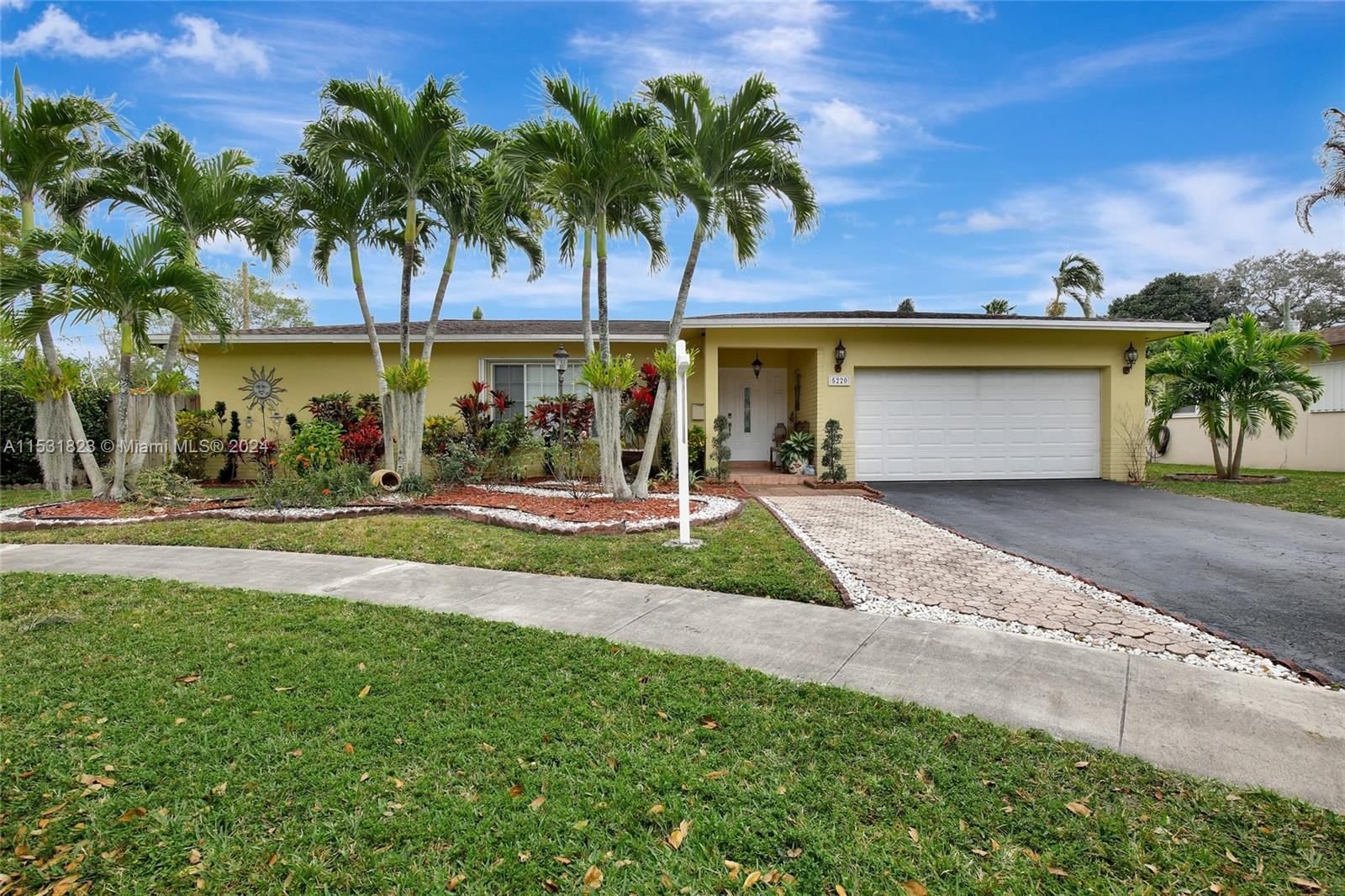 Real estate property located at 5220 8th St, Broward County, PLANTATION PARK SEVENTH A, Plantation, FL