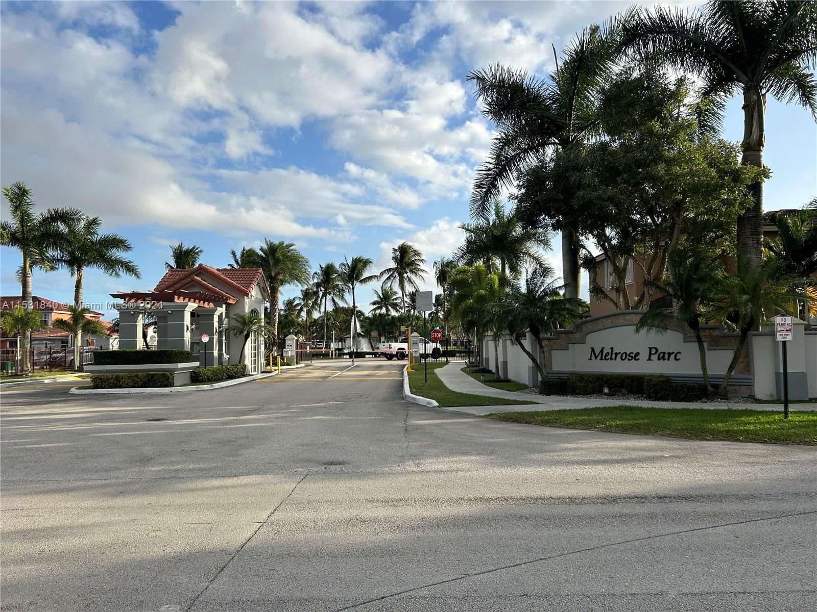 Real estate property located at 16472 47th Ter, Miami-Dade County, PARK LAKES SEC 3, Miami, FL