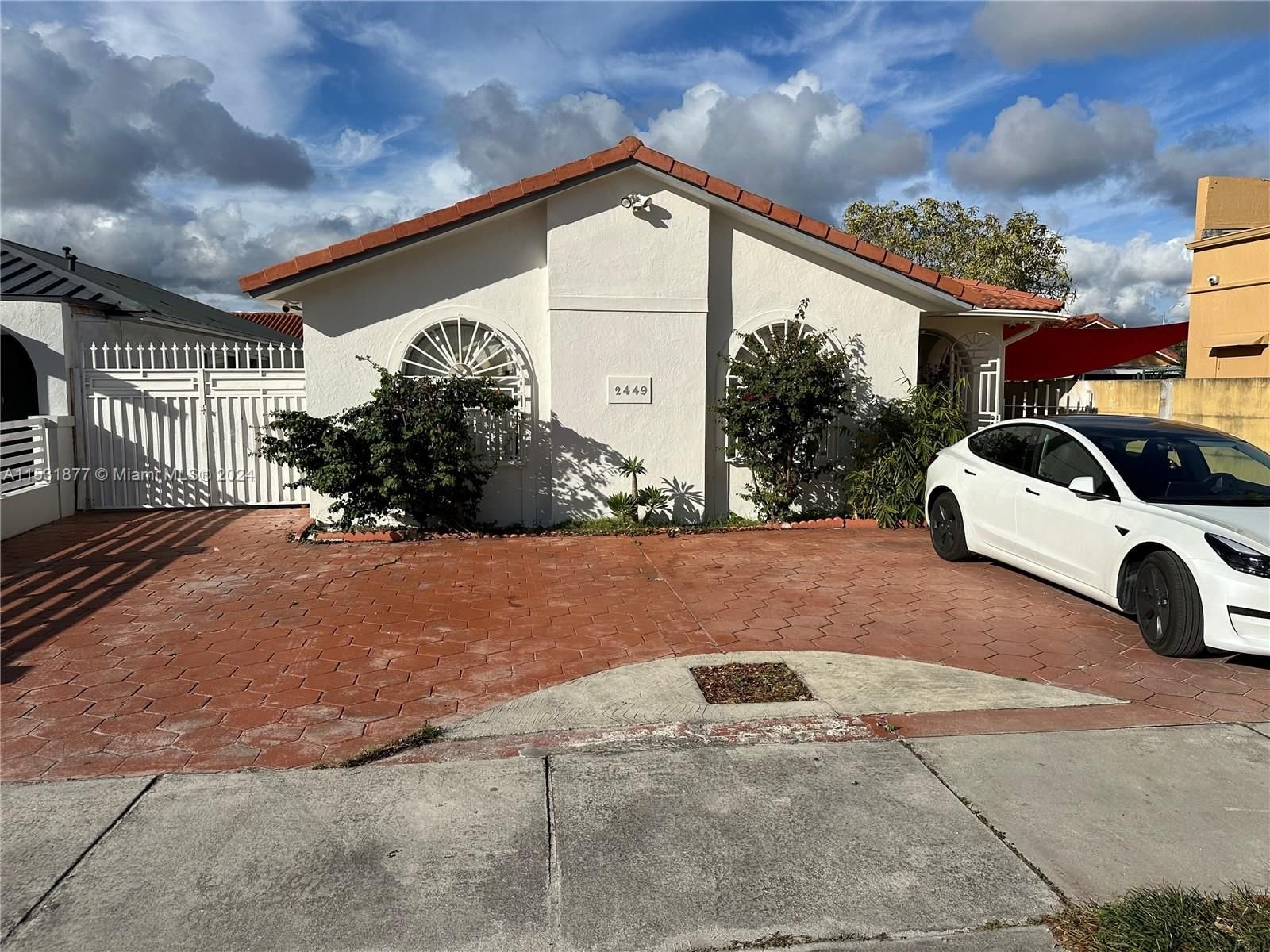 Real estate property located at 2449 72nd Pl, Miami-Dade County, JIBACOA, Hialeah, FL