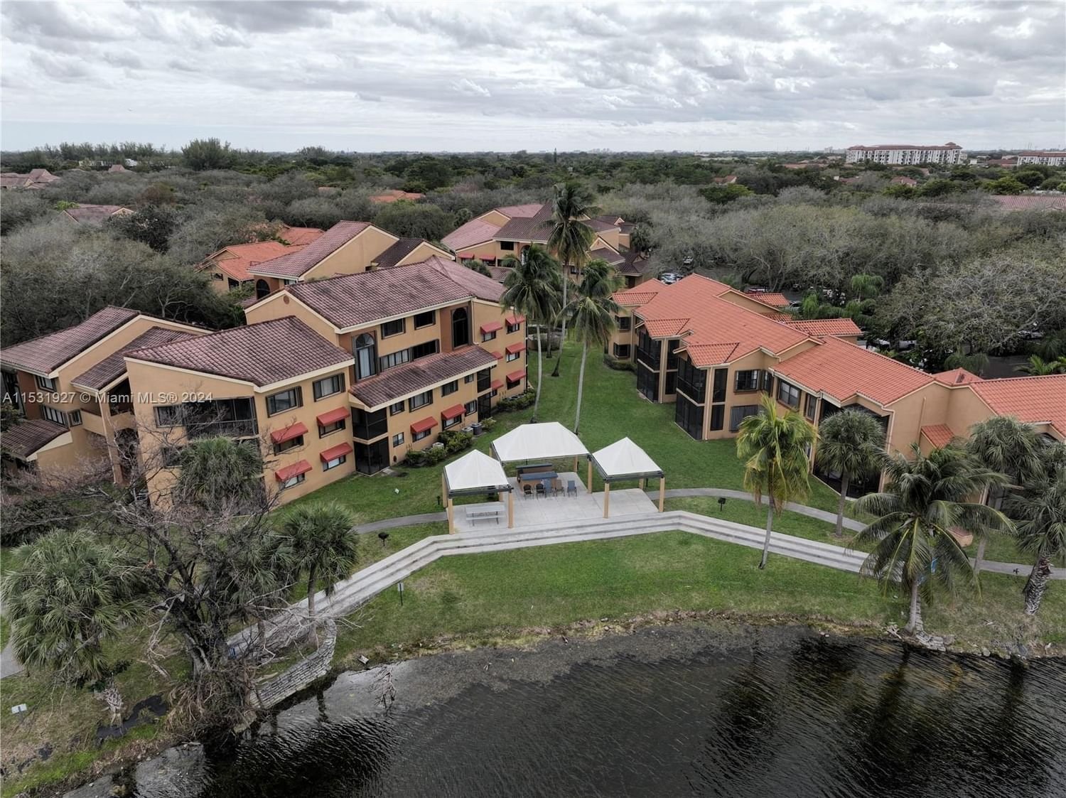 Real estate property located at 15555 Miami Lakeway N #107, Miami-Dade County, CELEBRATION POINT CONDO #, Miami Lakes, FL