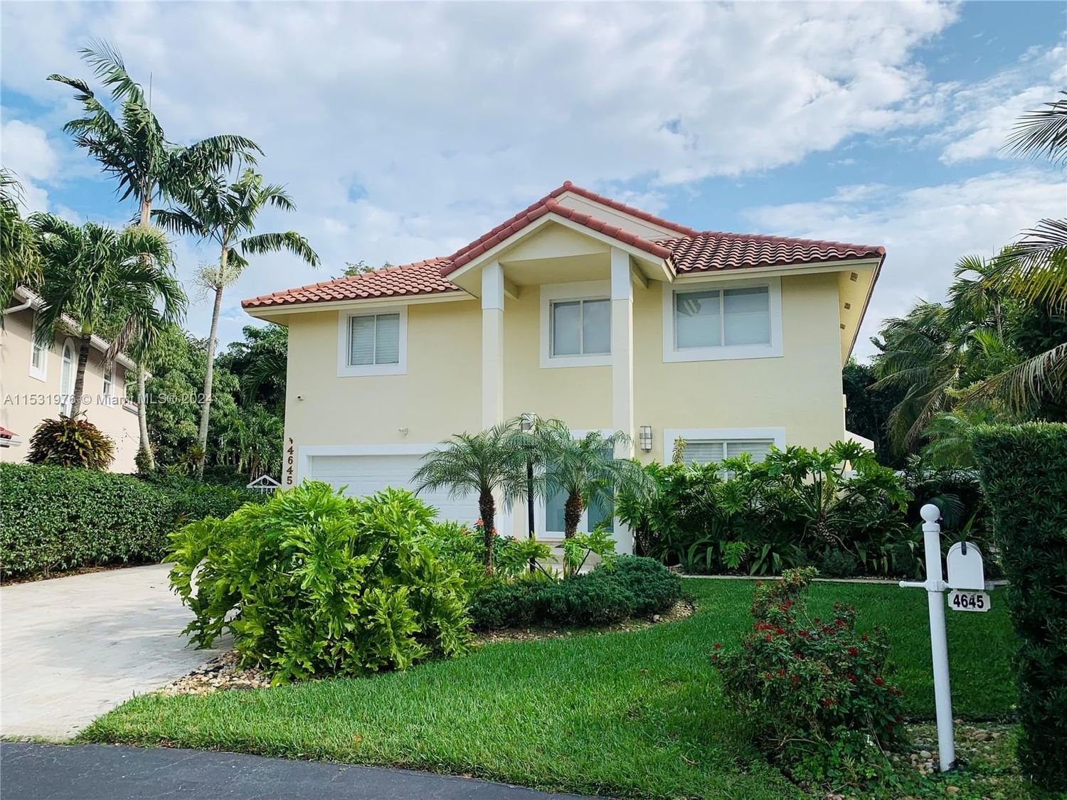 Real estate property located at 4645 103rd Ct, Miami-Dade County, DORAL DUNES 1ST ADDN, Doral, FL