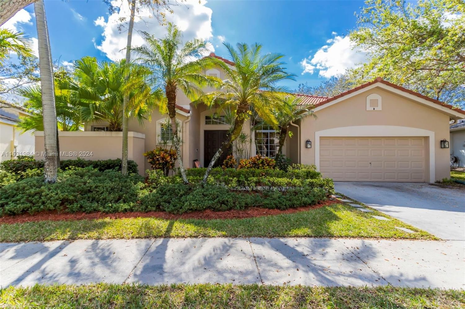 Real estate property located at 1278 Ginger Cir, Broward County, JASMINE ISLAND, Weston, FL