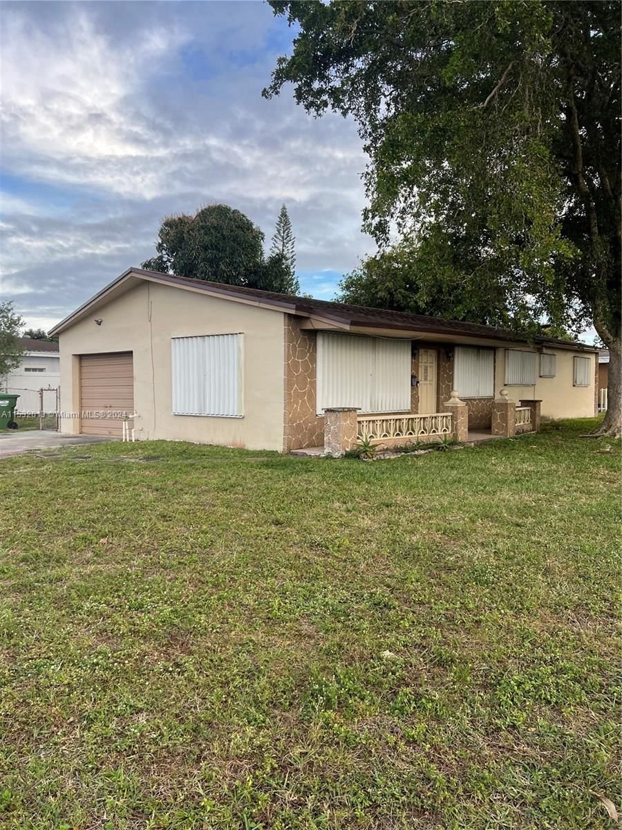 Real estate property located at 1001 72nd Ave, Broward County, PEMBROKE RANCHES, Pembroke Pines, FL