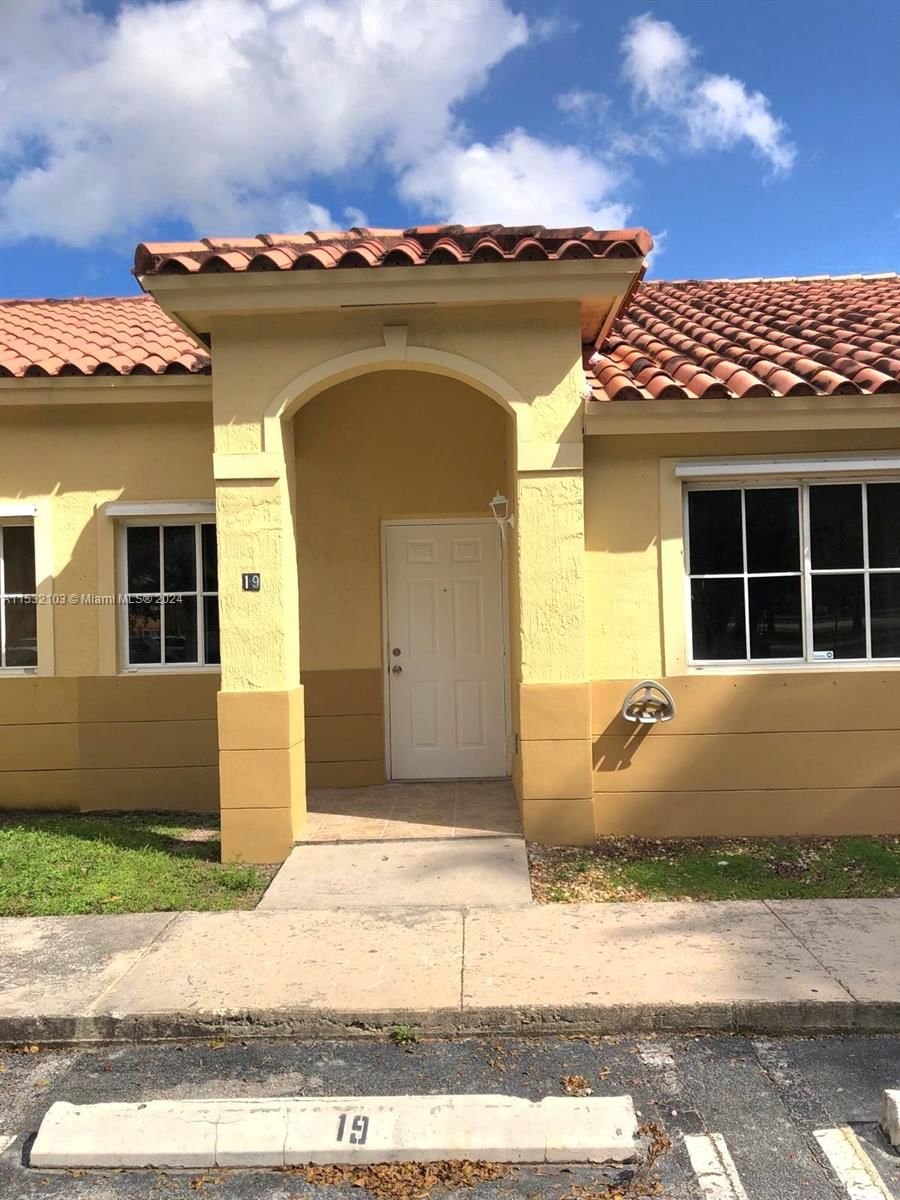 Real estate property located at 19 13th Ave #2, Miami-Dade County, EDGEWATER CONDO, Homestead, FL