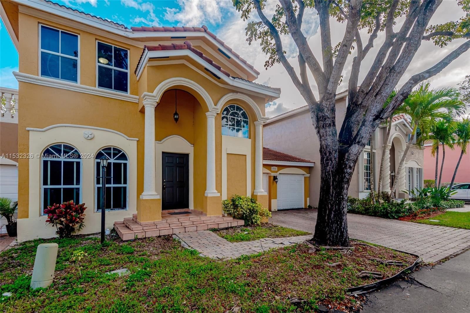Real estate property located at 10866 51st Ln, Miami-Dade County, PIAZZA VECCHIA, Doral, FL