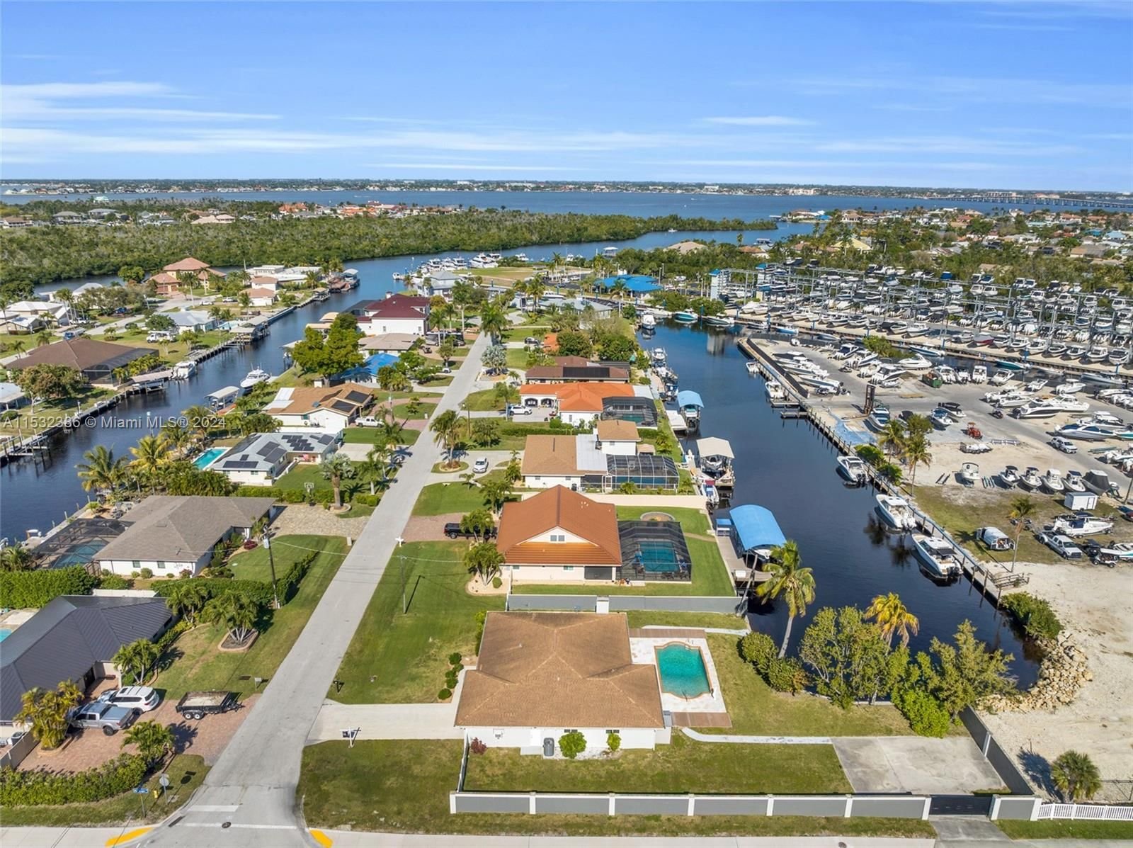 Real estate property located at 137 Placid Dr, Lee County, Deep Lagoon Estates, Fort Myers, FL