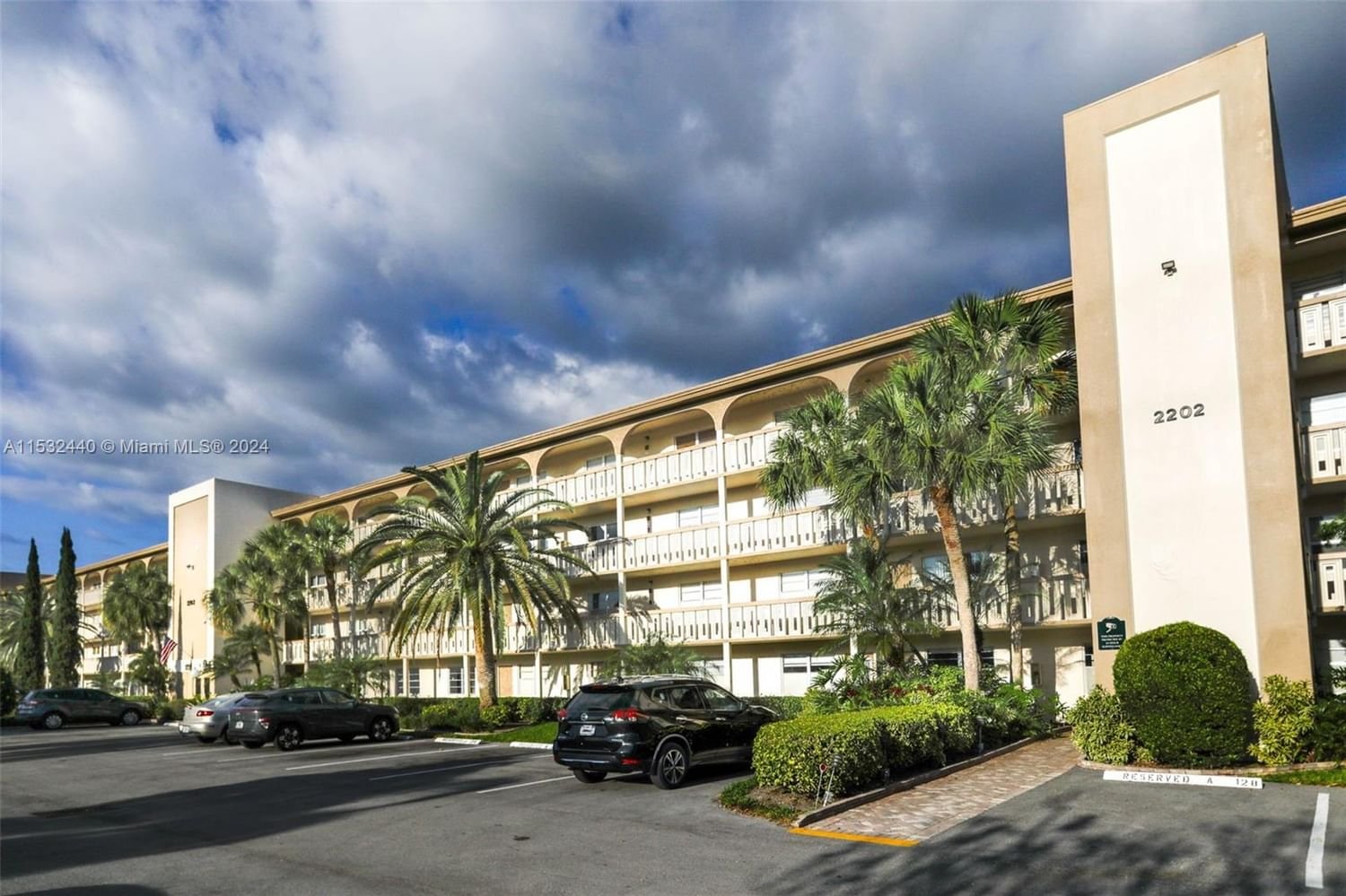 Real estate property located at 2202 Lucaya Bend M1, Broward County, LUCAYA VILLAGE 2-A CONDO, Coconut Creek, FL