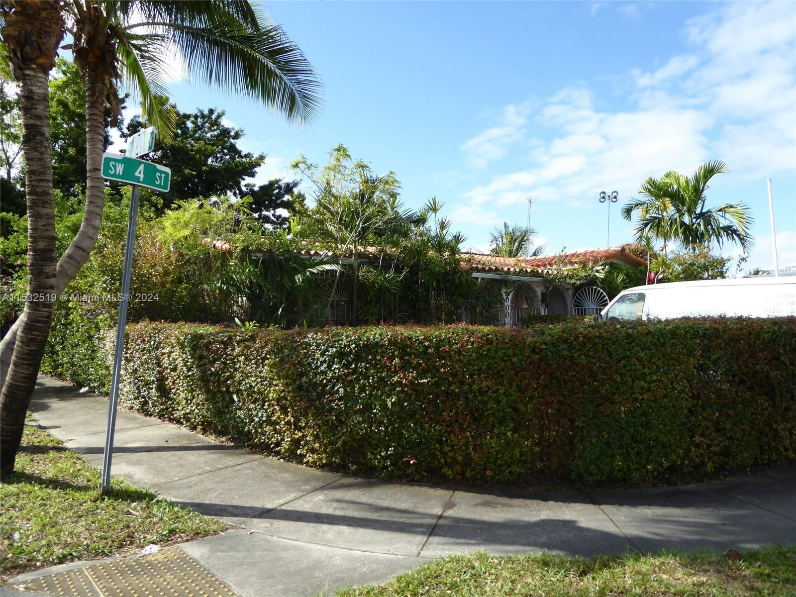 Real estate property located at 10000 4th St, Miami-dade, Richardson-kellett Land C, Sweetwater, FL