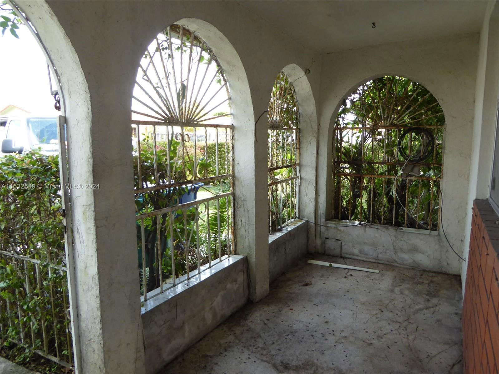 Real estate property located at 10000 4th St, Miami-dade, Richardson-kellett Land C, Sweetwater, FL