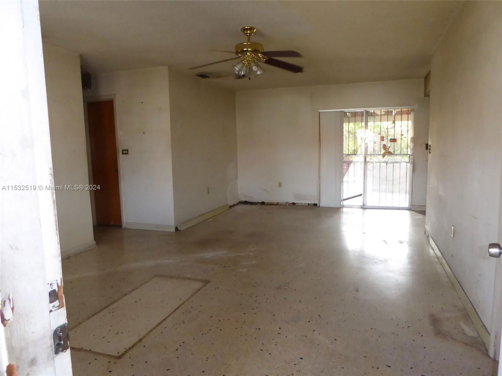 Real estate property located at 10000 4th St, Miami-dade, Richardson-kellett Land C, Sweetwater, FL
