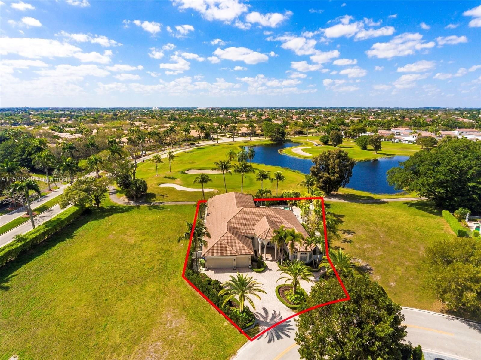Real estate property located at 660 Enclave Cir W, Broward County, HOLLYWOOD LAKES COUNTRY C, Pembroke Pines, FL