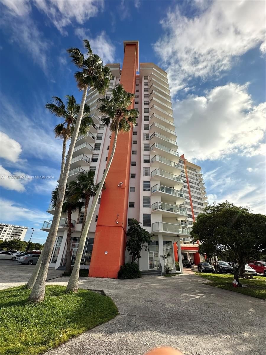 Real estate property located at 1351 Miami Gardens Dr #1713E, Miami-Dade County, BUCKLEY TOWERS CONDO - EA, Miami, FL
