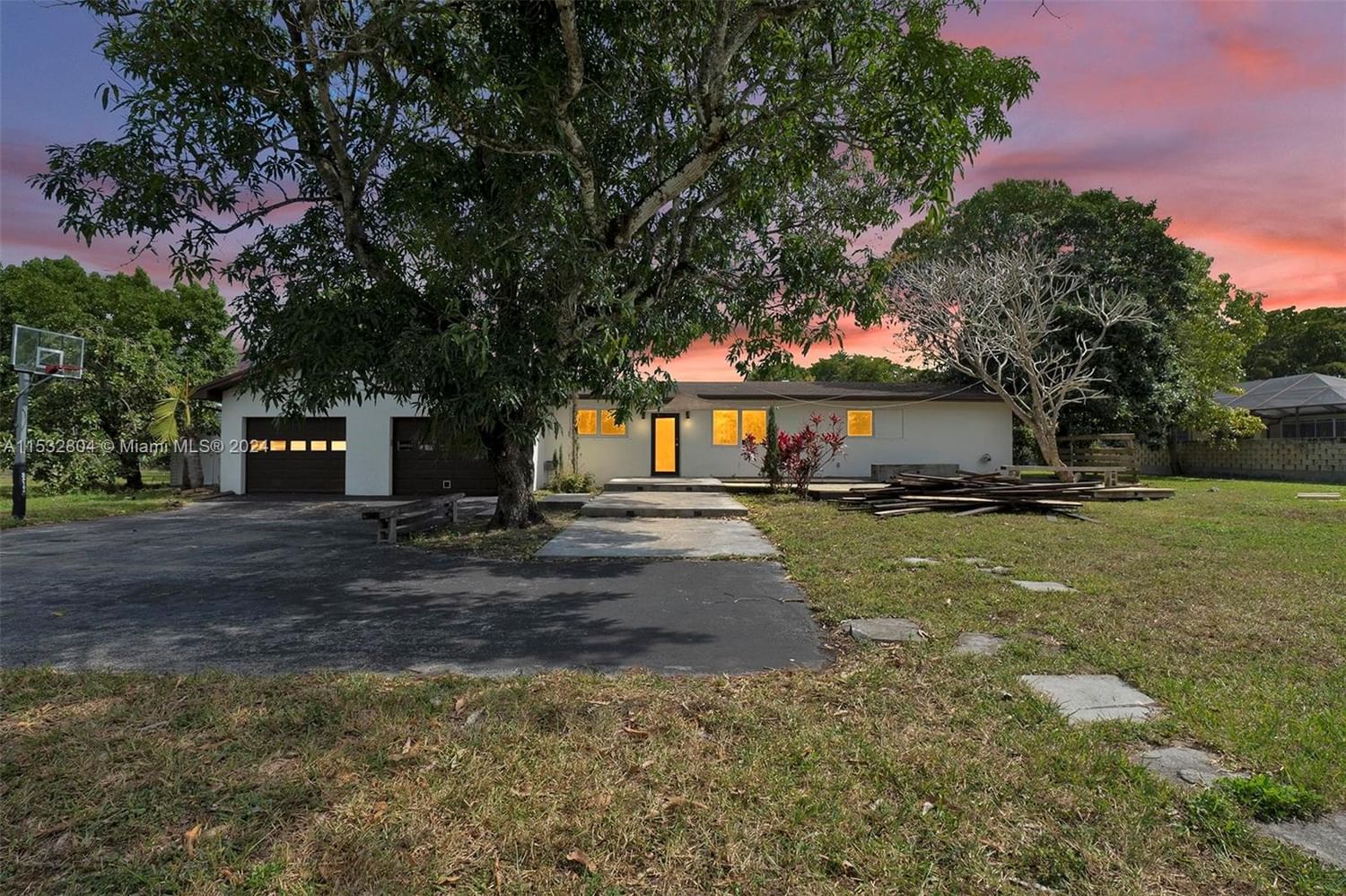 Real estate property located at 14300 77th Ave, Miami-Dade County, FLORIDA FRUIT LAND COMPAN, Miami Lakes, FL