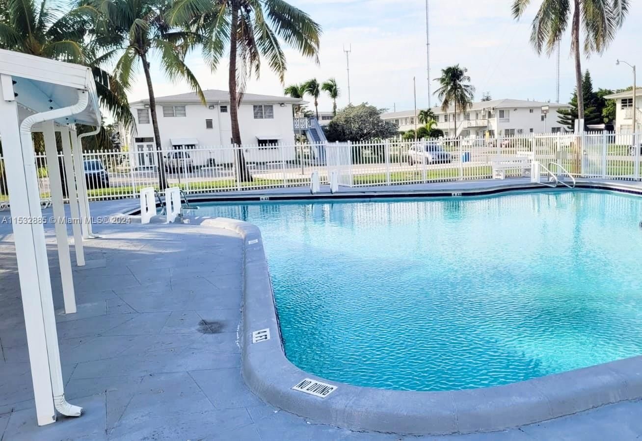 Real estate property located at 15 204th St #9, Miami-Dade County, RO-MONT GARDENS ANDOVER C, Miami Gardens, FL