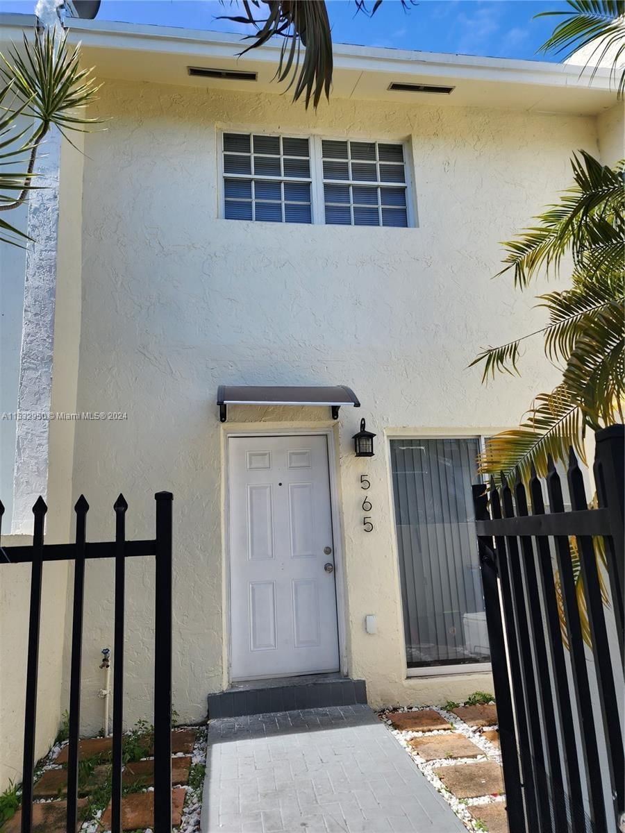 Real estate property located at 565 12th Ave #565, Miami-Dade County, RAINBOW VILLAS CONDO, Homestead, FL