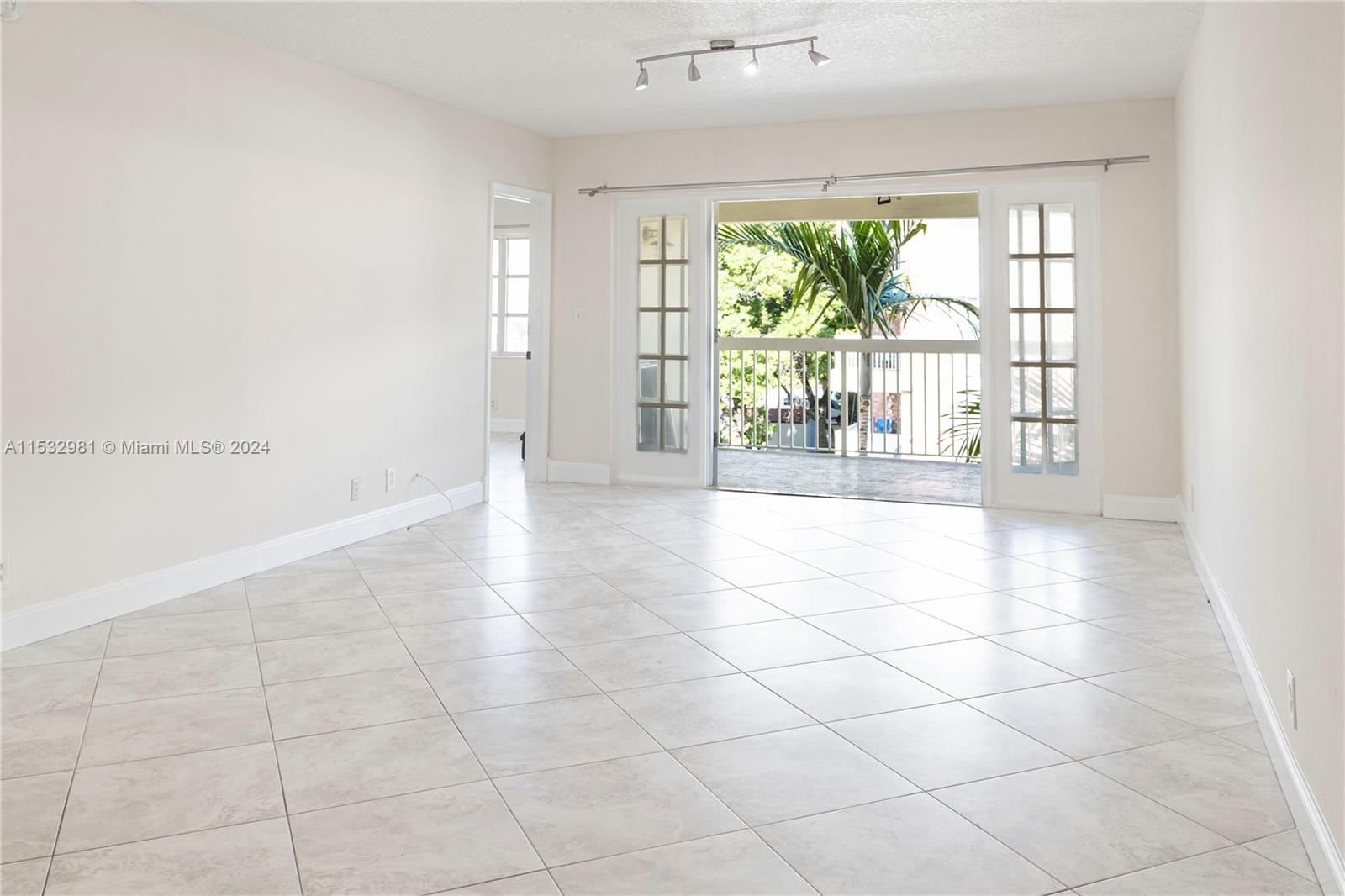 Real estate property located at 2424 17th St B312, Broward County, VILLAGE AT HARBOR BEACH C, Fort Lauderdale, FL