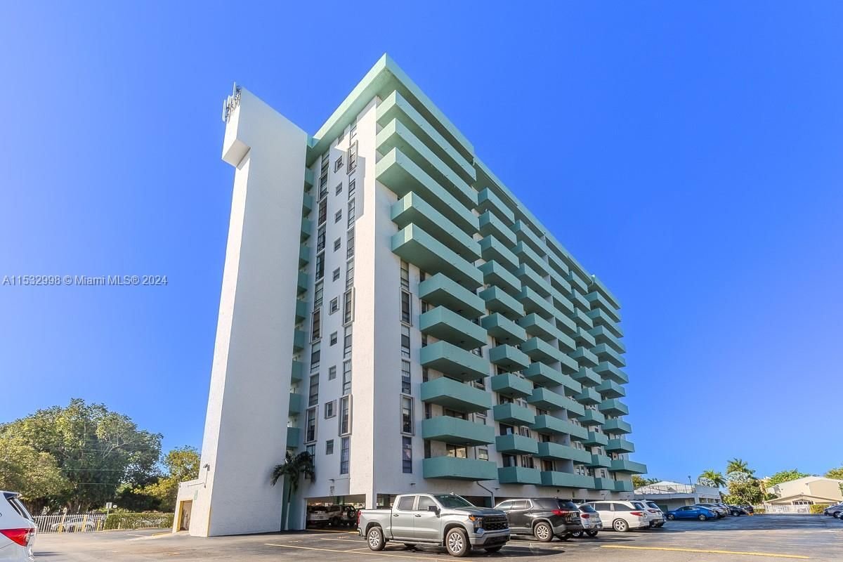 Real estate property located at 1825 44th Pl #808, Miami-Dade County, IMPERIAL TERRACES CONDO, Hialeah, FL