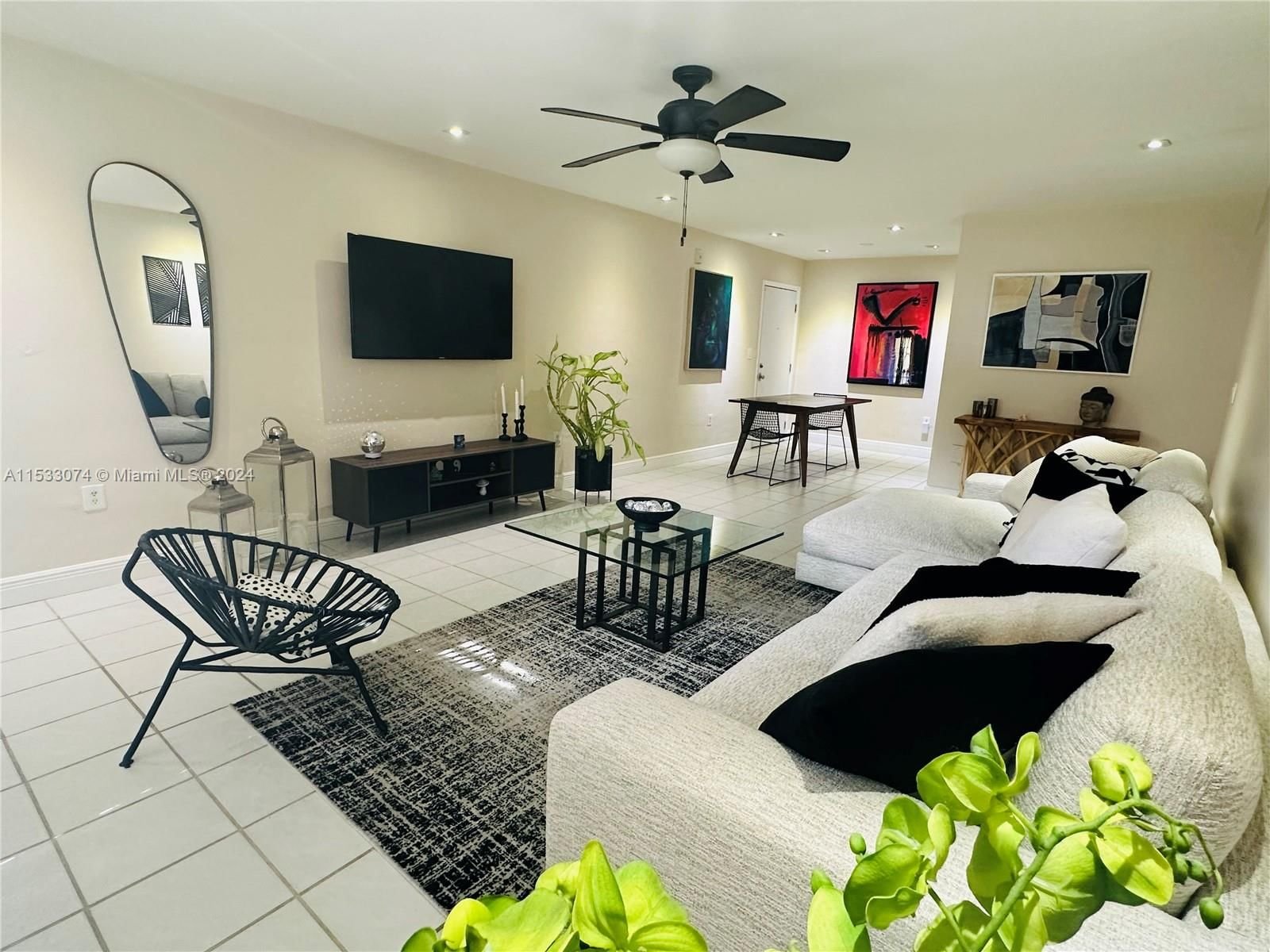 Real estate property located at 9404 77th Ave M2, Miami-Dade County, KINGSTON SQUARE CONDO, Miami, FL