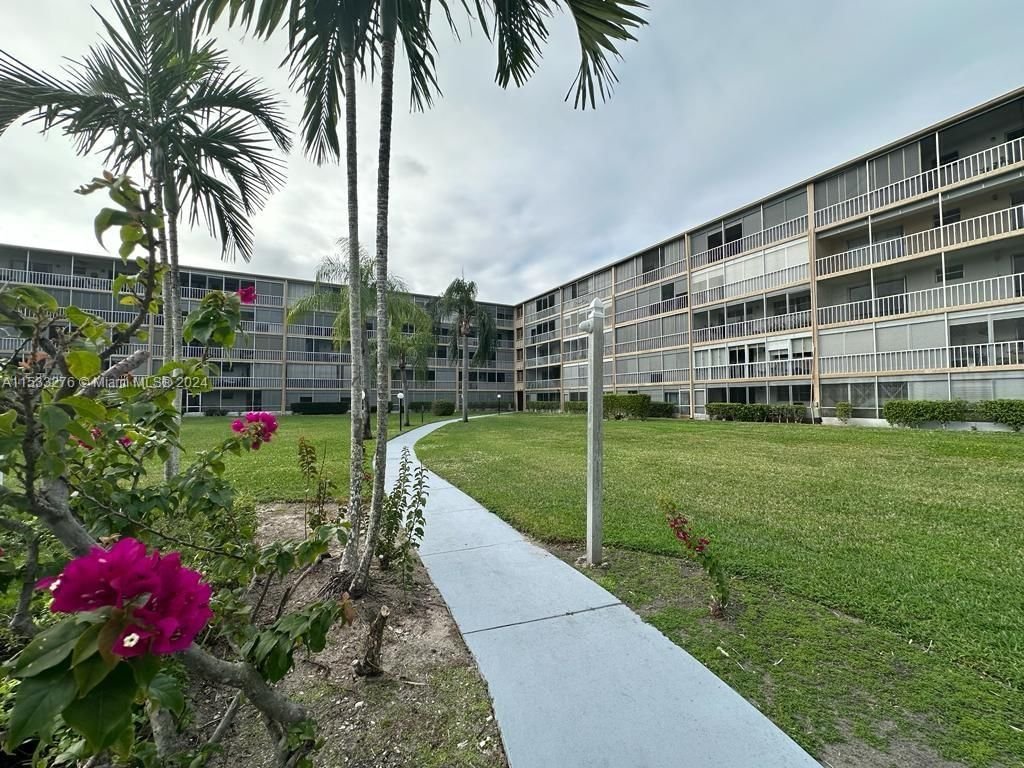 Real estate property located at 4700 Washington St #501, Broward County, HILLCREST COUNTRY CLUB AP, Hollywood, FL