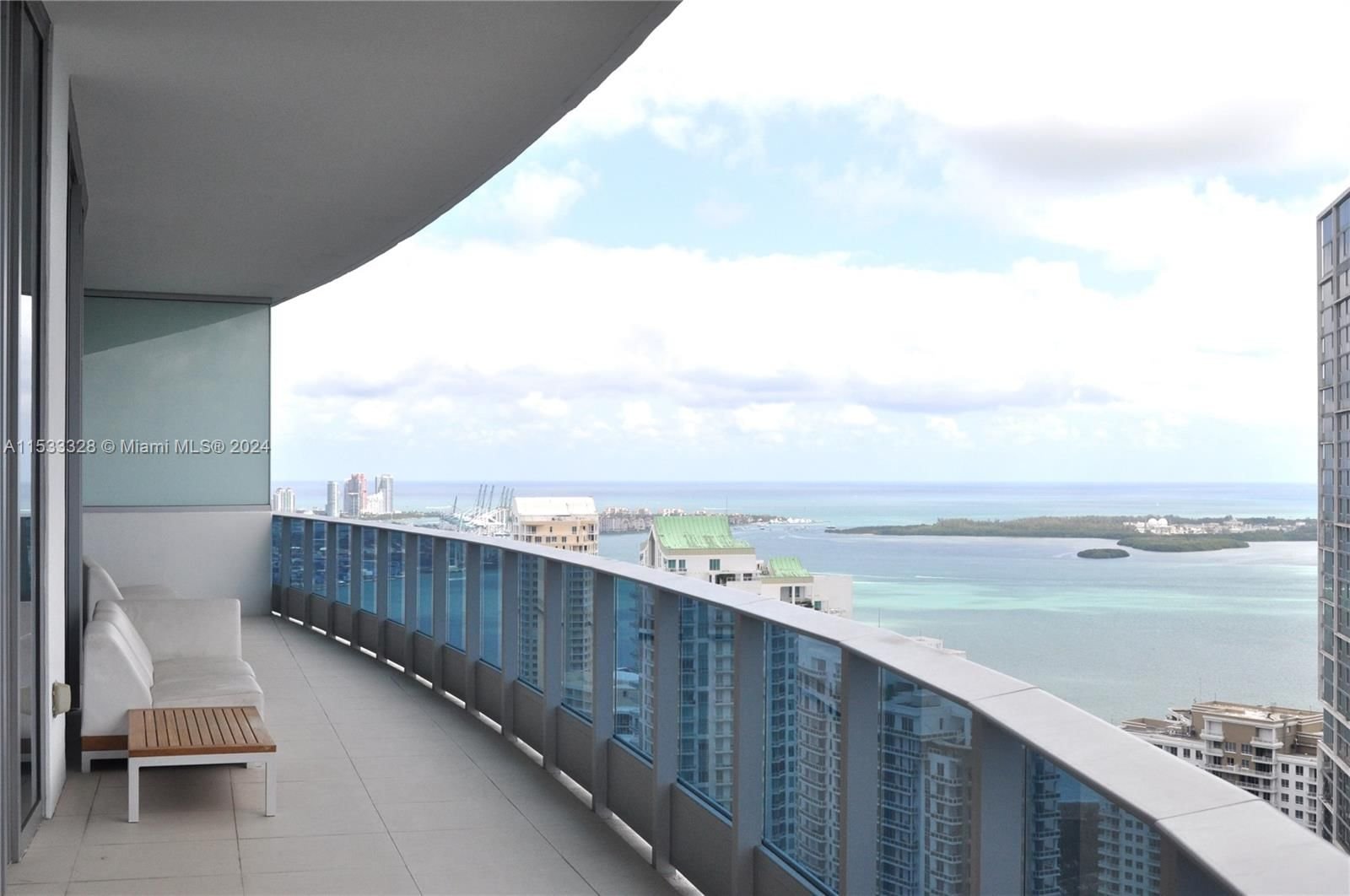 Real estate property located at 200 Biscayne Boulevard Way #5202, Miami-Dade County, EPIC WEST CONDO, Miami, FL