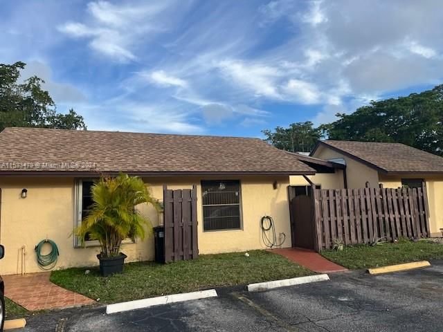 Real estate property located at 115 Gate Rd #2-63, Broward County, VILLAS AT CARRIAGE HILLS, Hollywood, FL