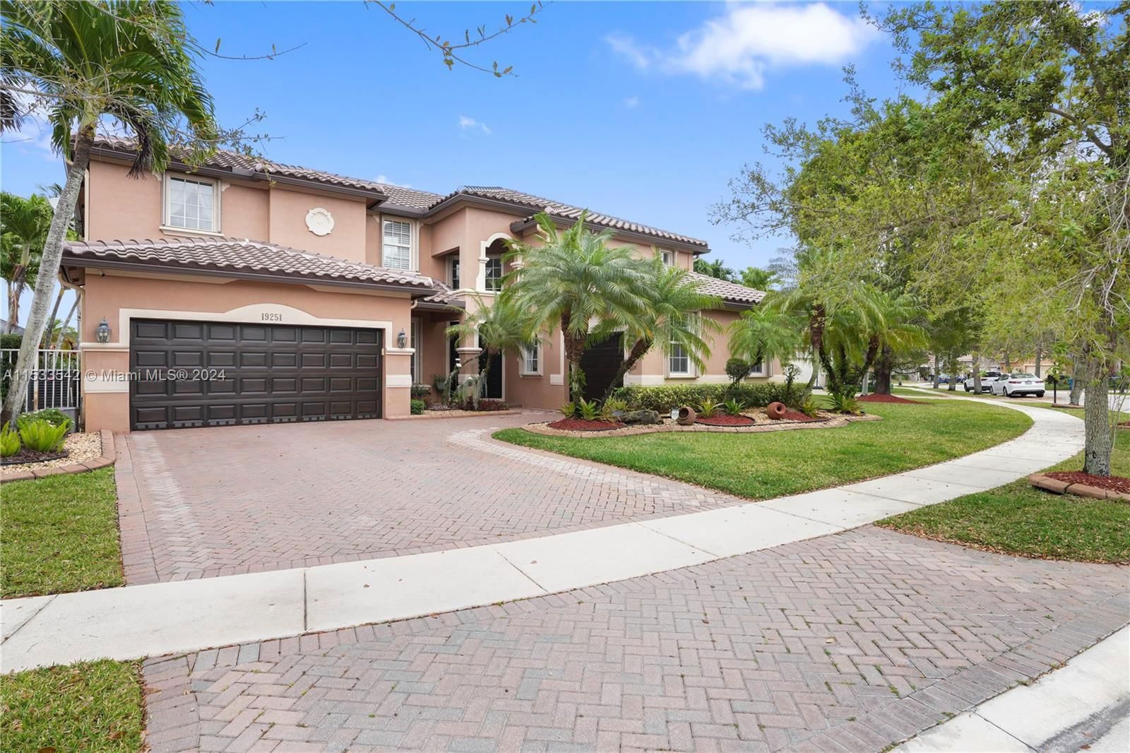 Real estate property located at 19251 Hibiscus St, Broward County, ISLES AT WESTON, Weston, FL