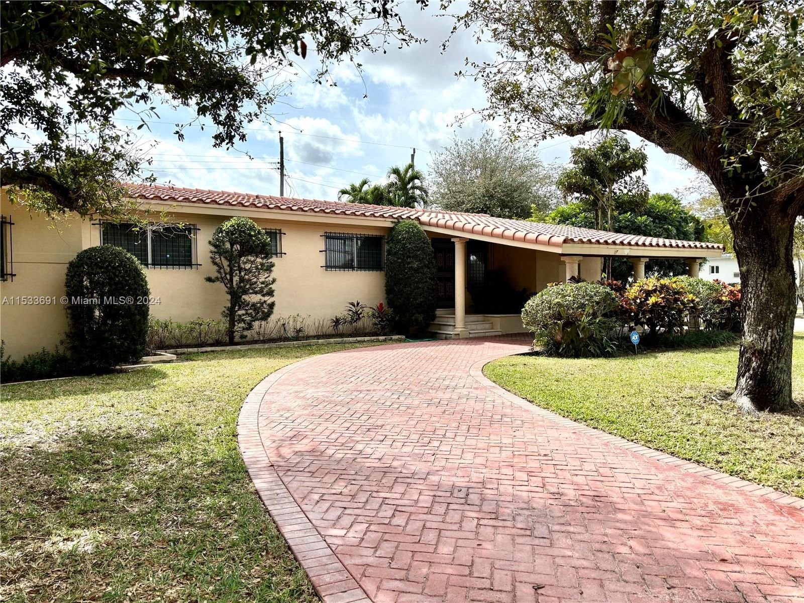 Real estate property located at 7760 16th St, Miami-Dade County, CORAL WAY PLAZA, Miami, FL
