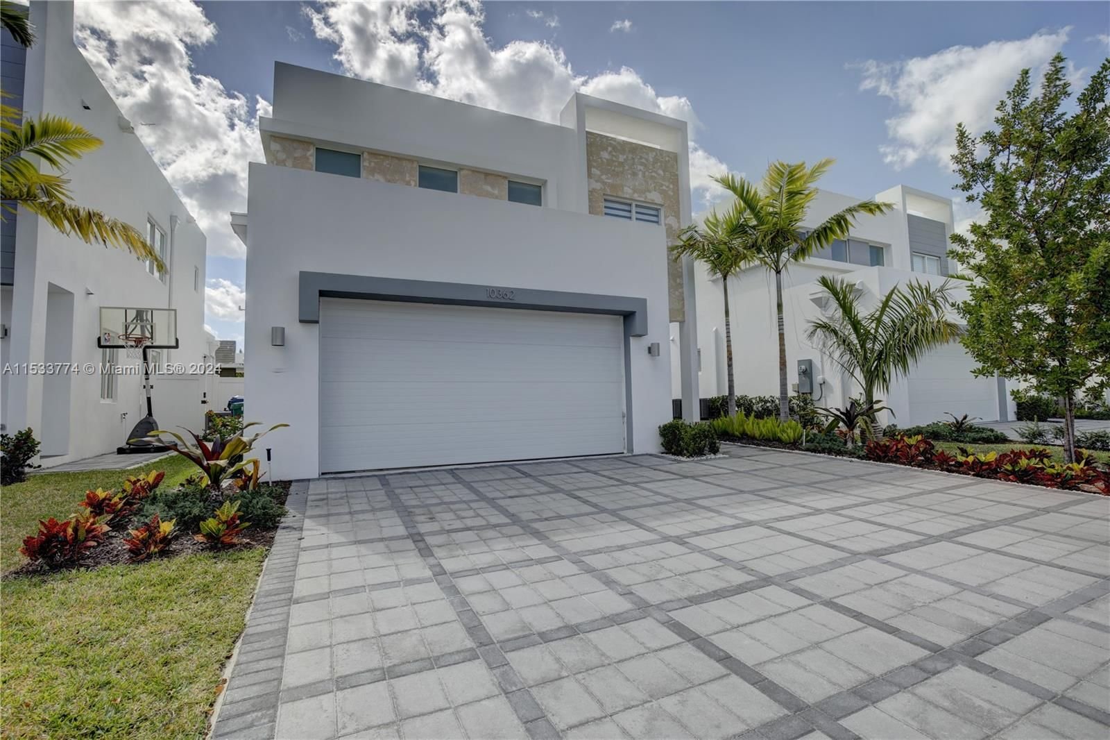 Real estate property located at 10362 67th Ter, Miami-Dade County, DORAL PALMS SOUTH, Doral, FL