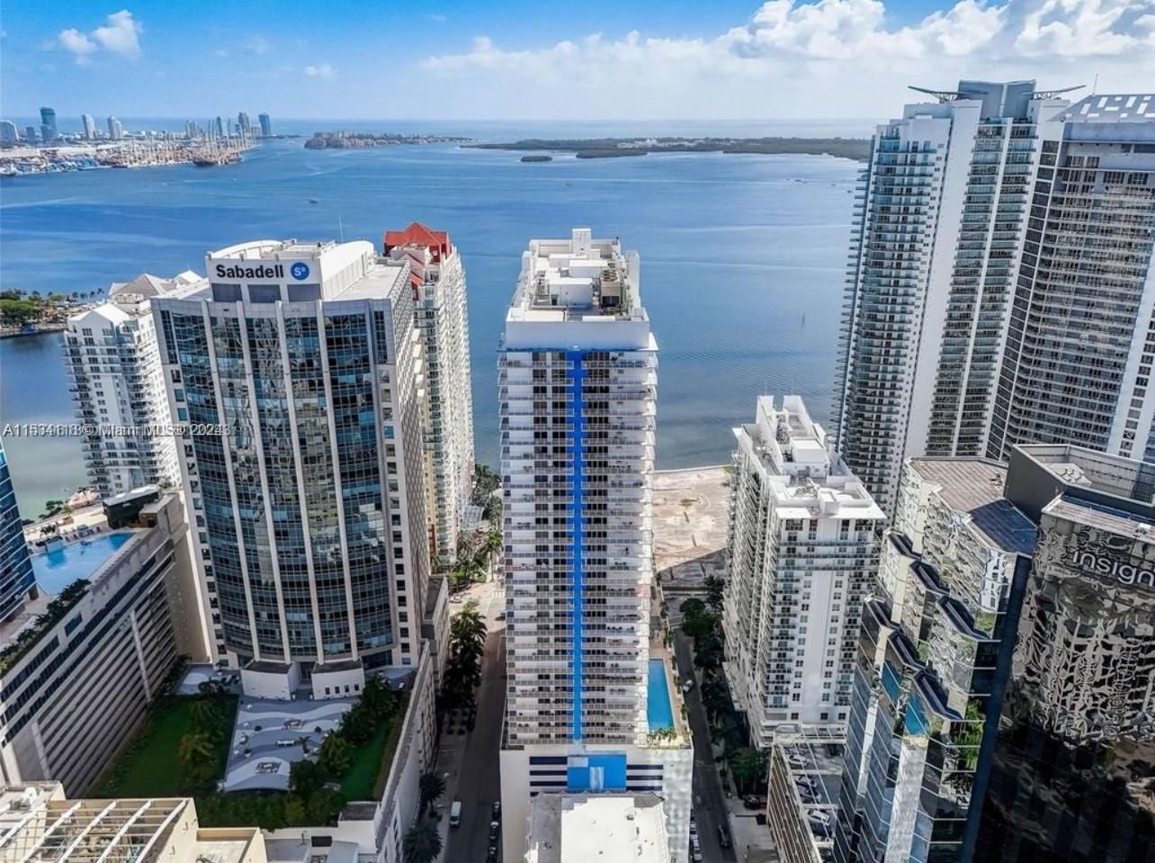 Real estate property located at 1200 Brickell Bay Dr #1907, Miami-Dade County, THE CLUB AT BRICKELL BAY, Miami, FL