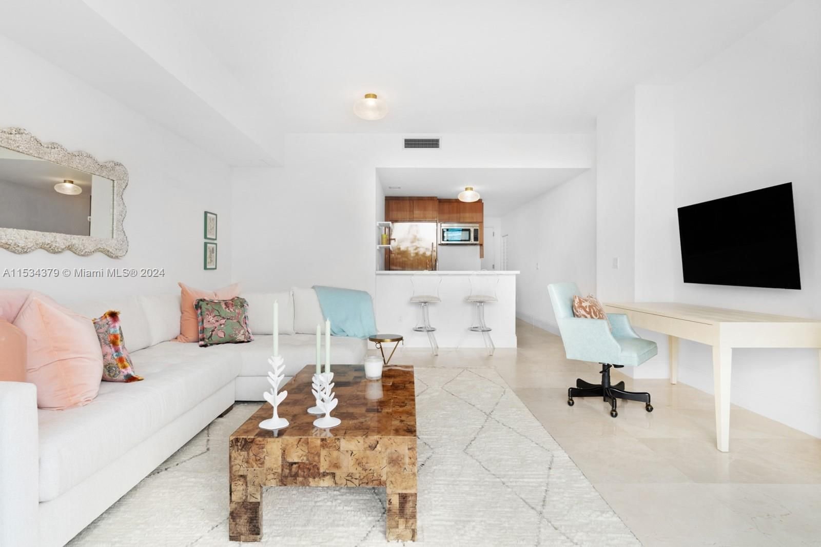 Real estate property located at 50 Pointe Dr #512, Miami-Dade County, CONTINUUM ON SOUTH BEACH, Miami Beach, FL