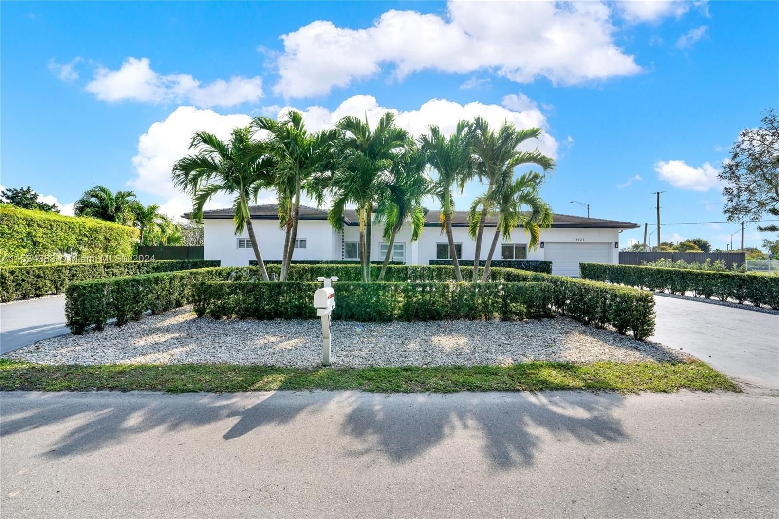 Real estate property located at 11921 82nd Rd, Miami-Dade County, KENDALWOOD ESTATES, Miami, FL