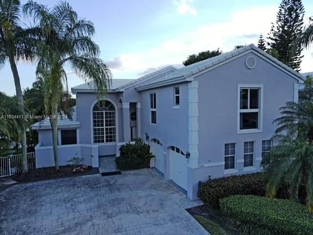 Real estate property located at 15206 Wilshire Cir S, Broward County, HOLLYWOOD LAKES COUNTRY C, Pembroke Pines, FL