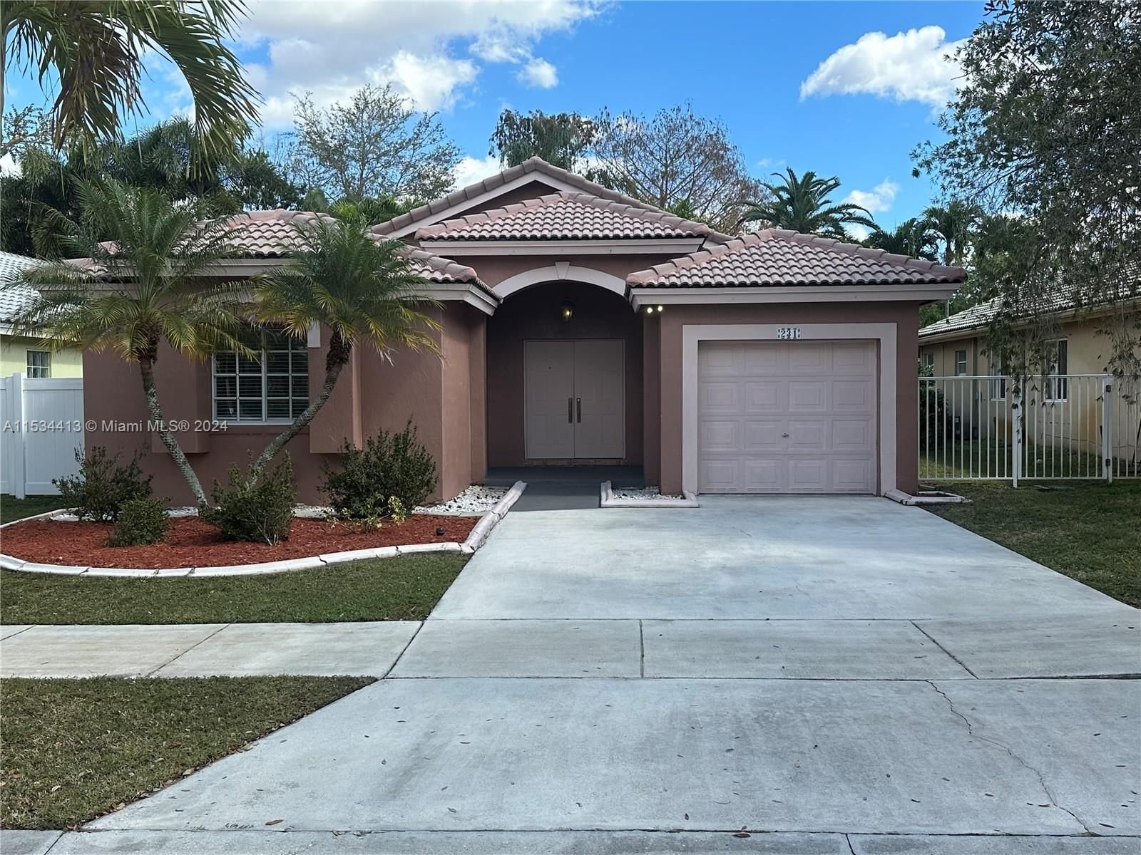 Real estate property located at 231 203rd Ave, Broward County, CRYSTAL POINTE, Pembroke Pines, FL