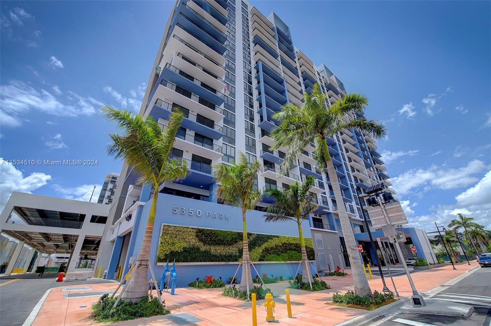 Real estate property located at 5350 84th Ave #1901, Miami-Dade County, 5350 PARK CONDO, Doral, FL
