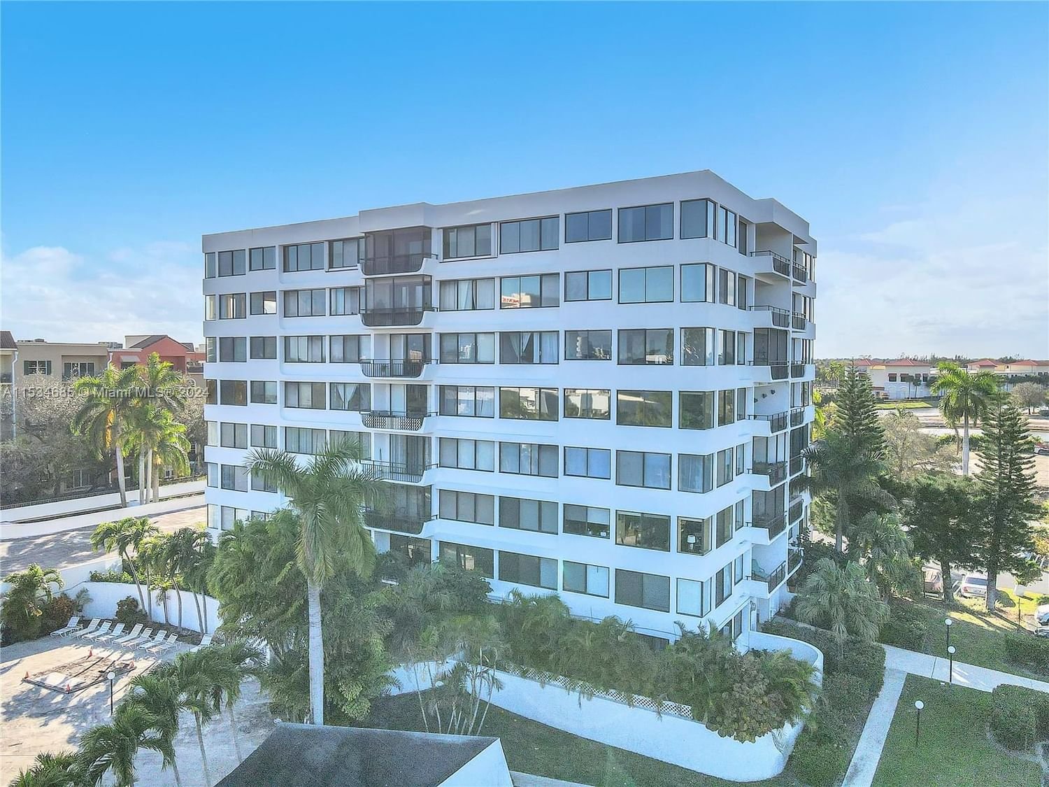 Real estate property located at 1500 Presidential Way #202, Palm Beach County, YORKTOWN CONDO, West Palm Beach, FL