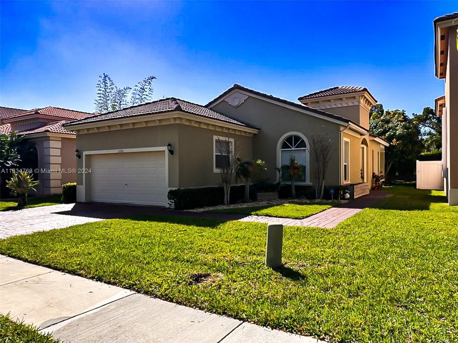 Real estate property located at 1590 37th Ave, Miami-Dade County, PORTOFINO LAKES, Homestead, FL