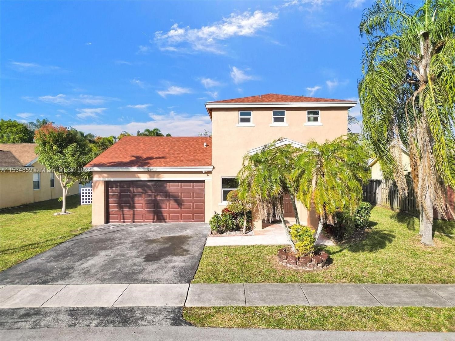 Real estate property located at 5239 96th Ave, Broward County, BANYAN ESTATES, Sunrise, FL