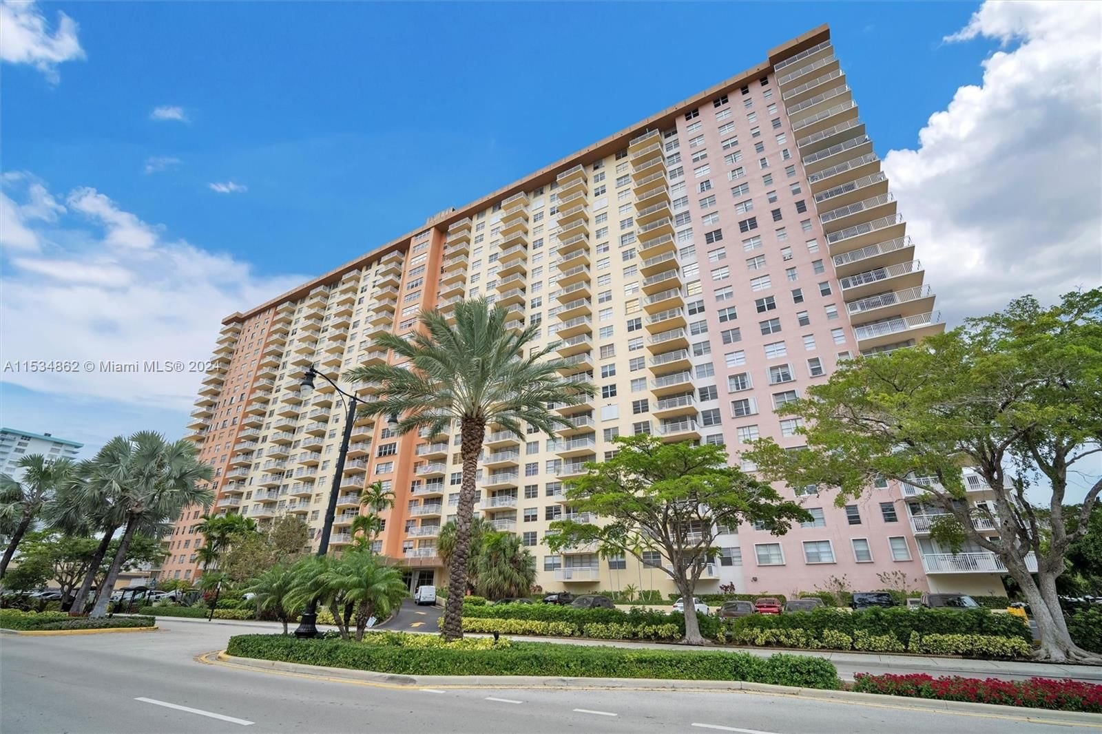 Real estate property located at 251 174th St #1810, Miami-Dade County, WINSTON TOWERS 200, Sunny Isles Beach, FL