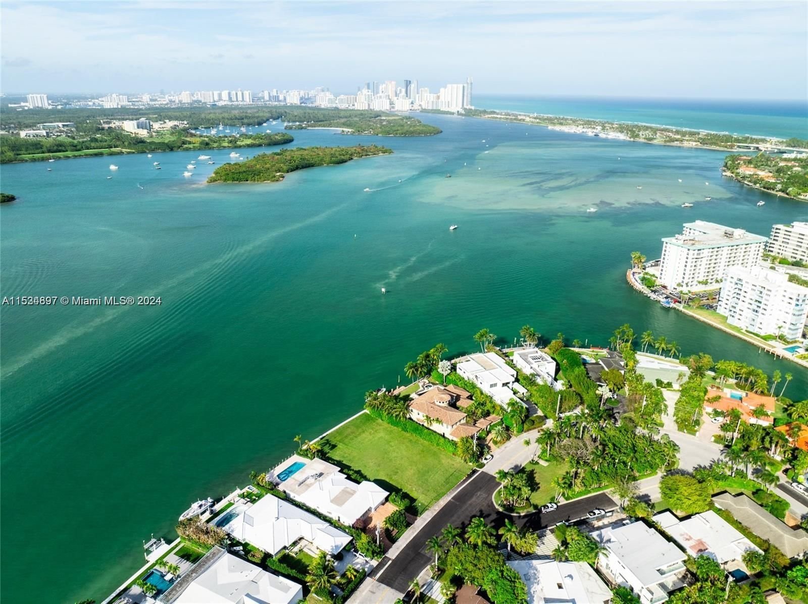 Real estate property located at 10312 Broadview Dr, Miami-Dade County, BAY HARBOR ISLAND, Bay Harbor Islands, FL