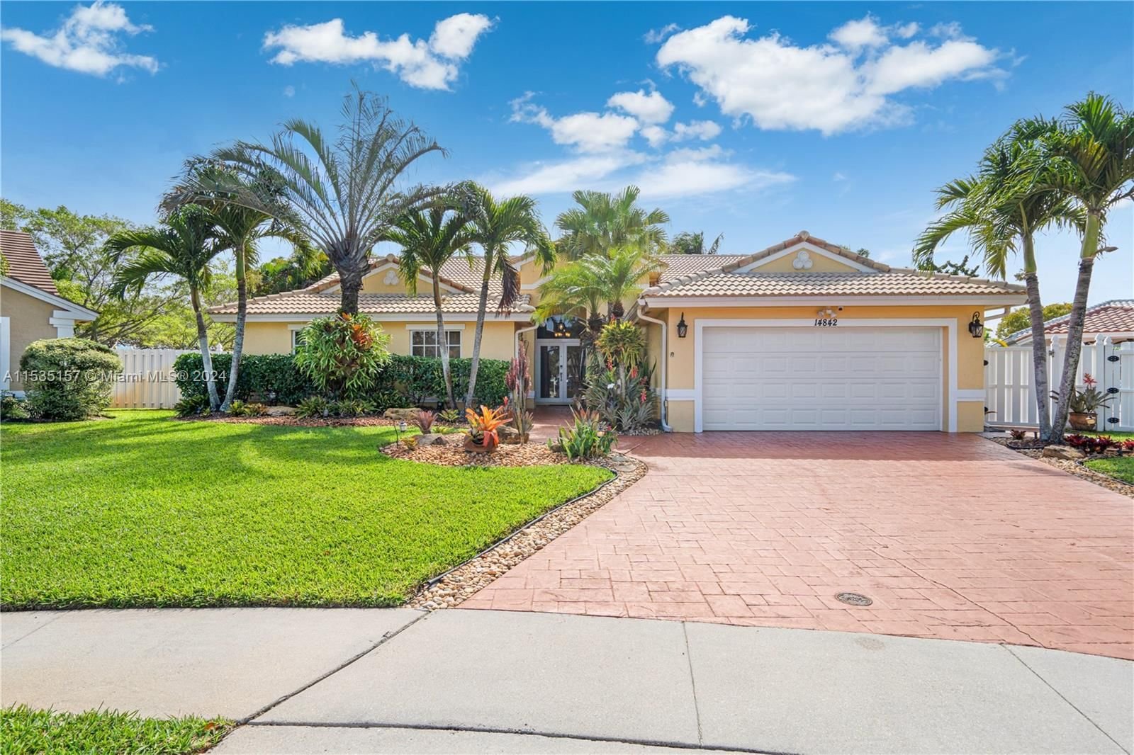 Real estate property located at 14842 42nd Ct, Broward County, REPLAT OF COUNTRY LAKES, Miramar, FL
