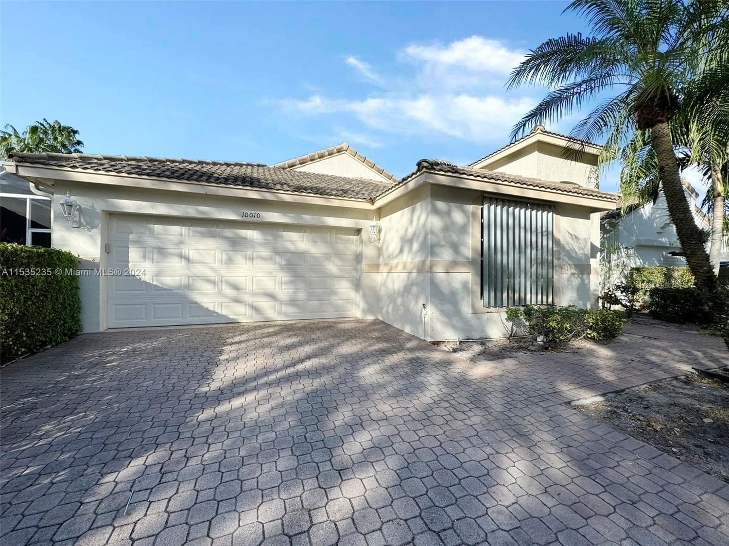 Real estate property located at 10010 Diamond Lake Dr, Palm Beach County, CLUB AT INDIAN LAKES, Boynton Beach, FL