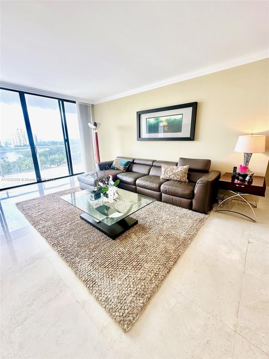 Real estate property located at 20281 Country Club Dr #803, Miami-Dade County, HAMPTONS WEST CONDO, Aventura, FL