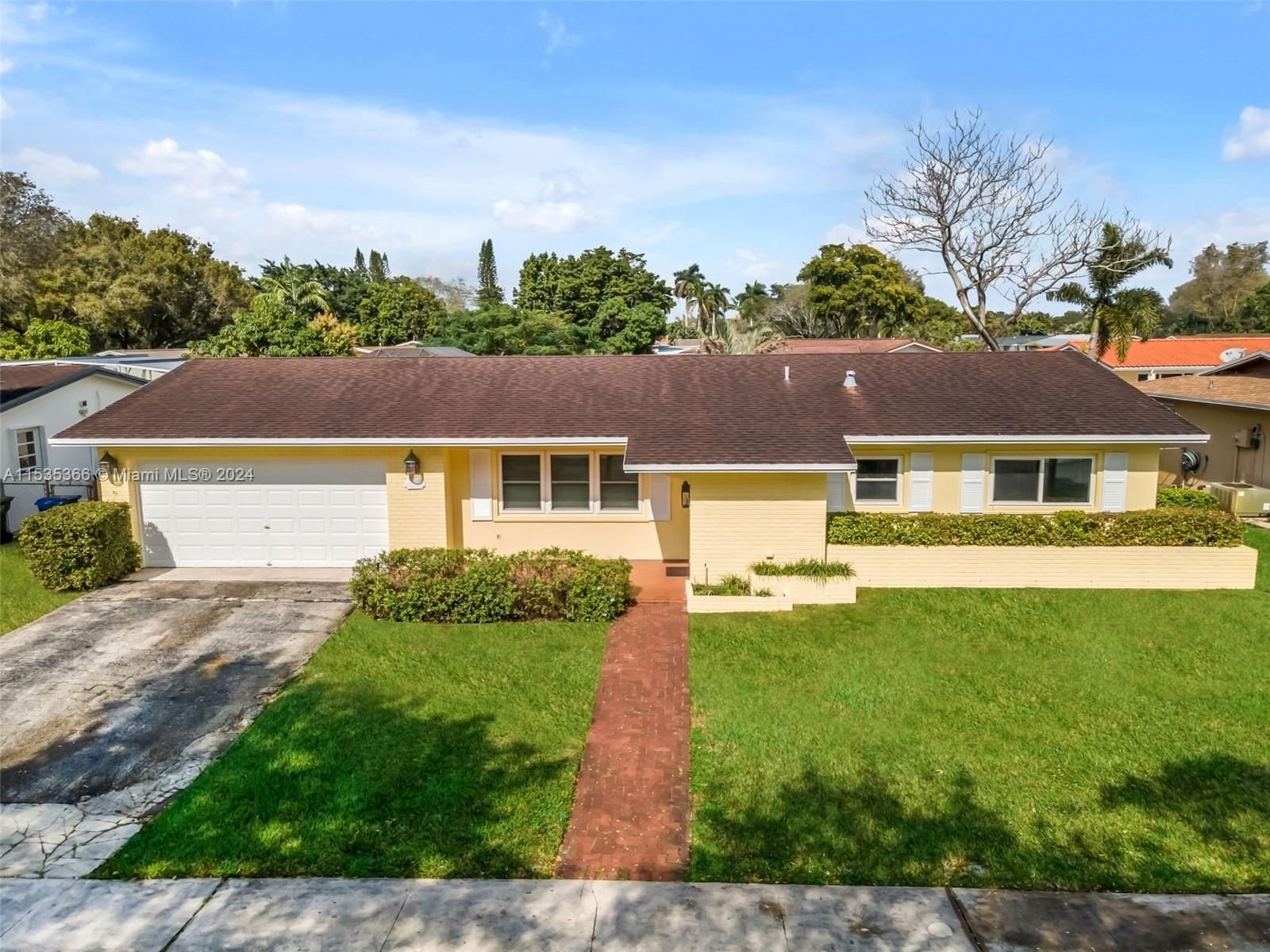 Real estate property located at 11141 19th St, Broward County, PEMBROKE LAKES SEC 2, Pembroke Pines, FL