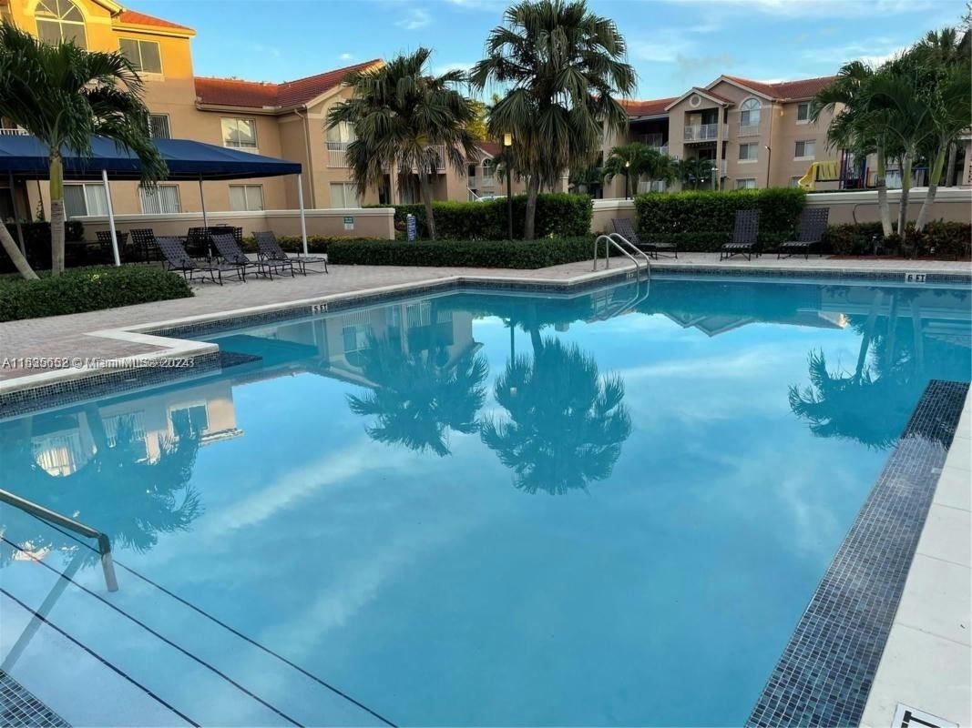 Real estate property located at 15770 106th Ter #203, Miami-Dade County, ROYAL PALM PLACE, Miami, FL