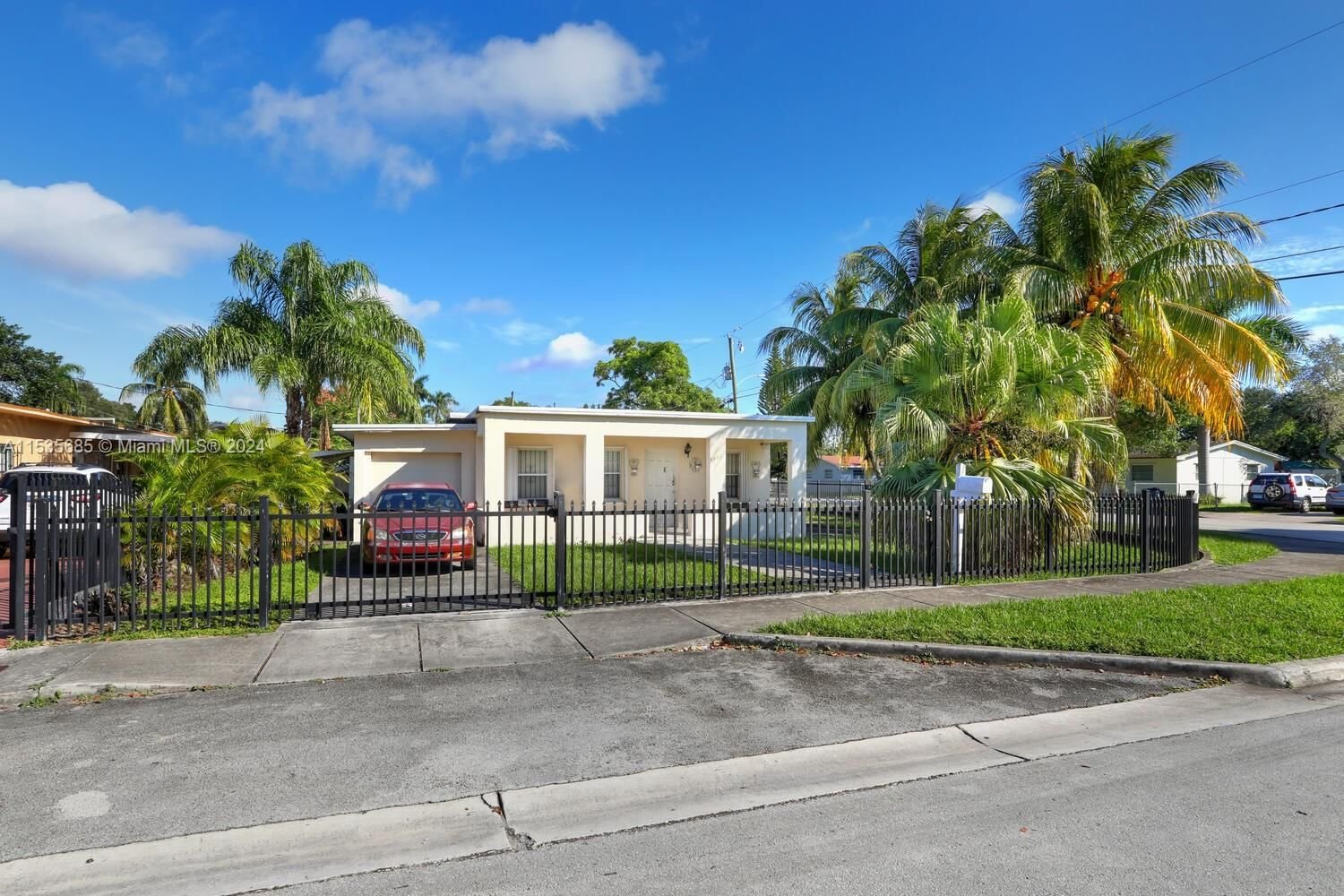 Real estate property located at 5901 63rd St, Miami-Dade County, STORMPROOF SUB, South Miami, FL