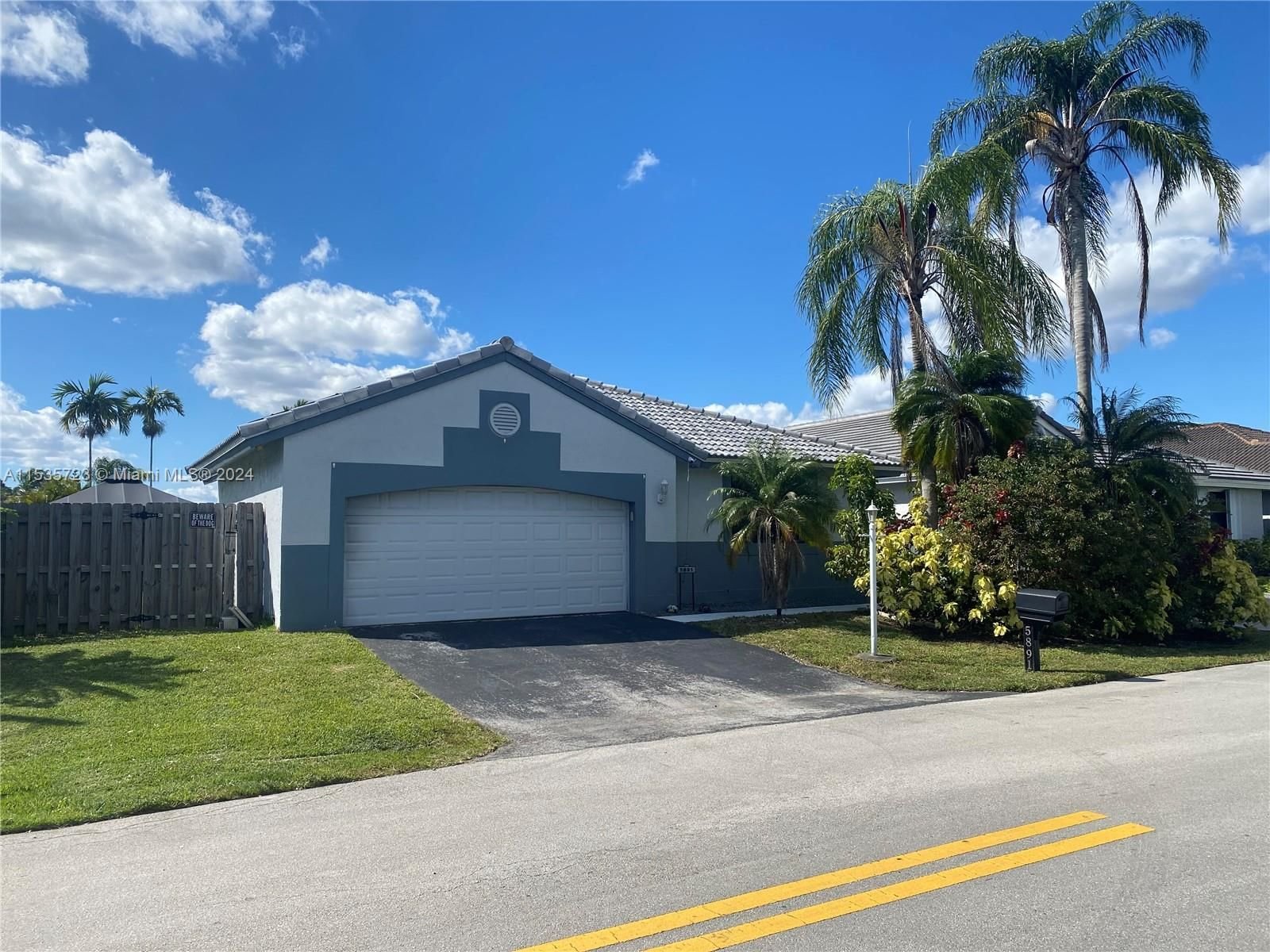 Real estate property located at 5891 Brighton Ln, Broward County, WATERFORD, Davie, FL