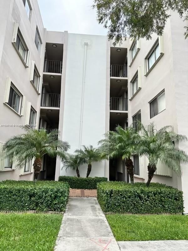 Real estate property located at 8650 133rd Ave Rd #206, Miami-Dade County, HORIZONS WEST CONDO #7, Miami, FL