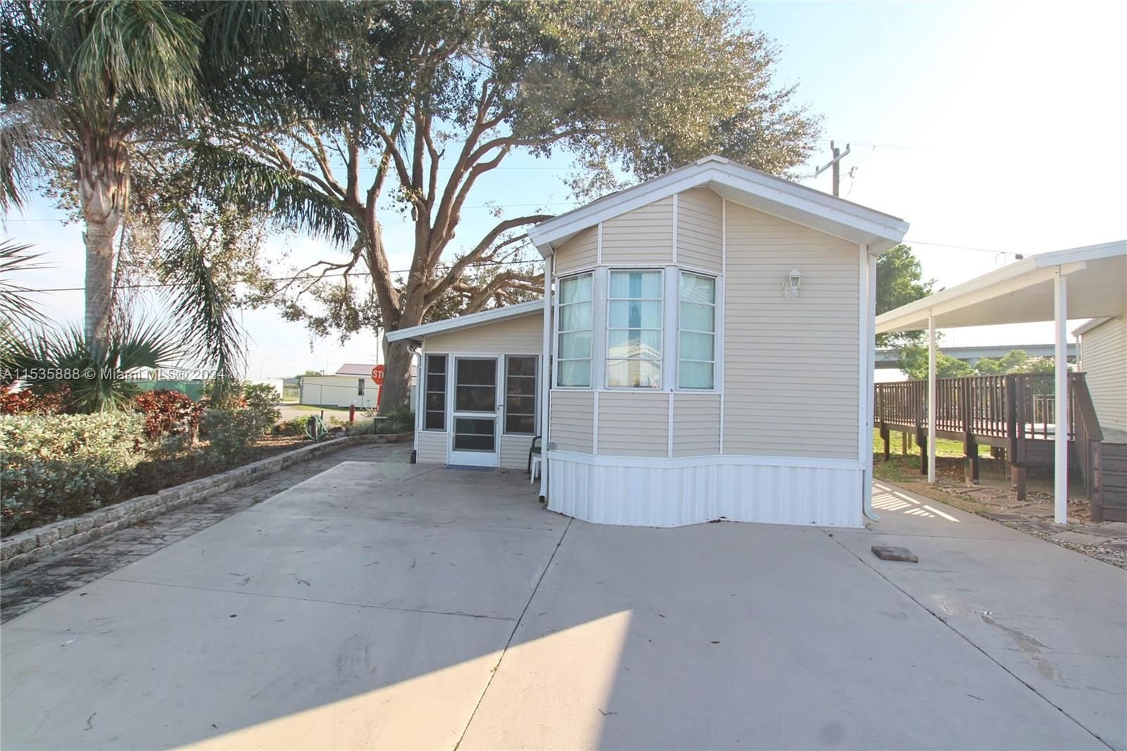 Real estate property located at 1159 Daniels Rd, Glades County, Sportsman Village Condo, Moore Haven, FL