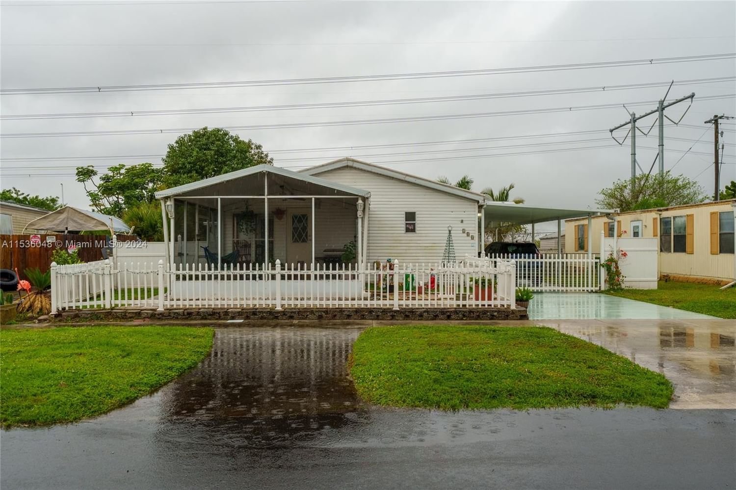 Real estate property located at 100 218th Ln, Broward County, HERITAGE PARK, Pembroke Pines, FL