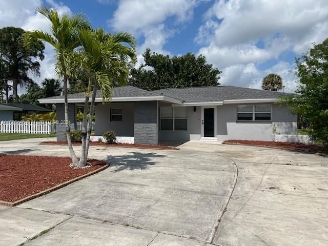 Real estate property located at 4562 Tennyson Dr, Lee County, WATERWAY ESTATES GOLF PARK, Fort Myers, FL